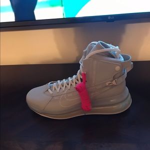 Nike Air Max 720 size 11.5